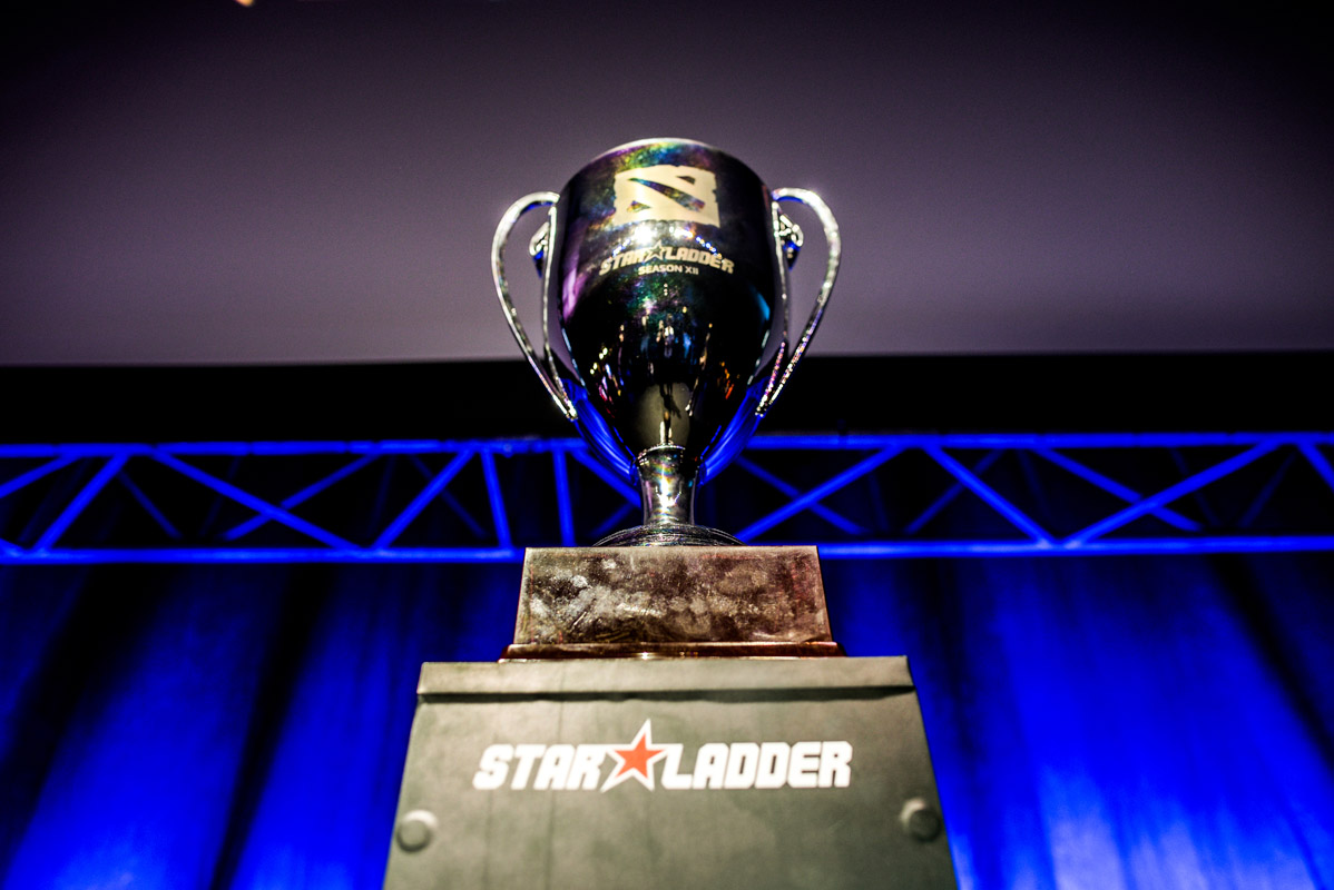 StarLadder StarSeries 12 trophy