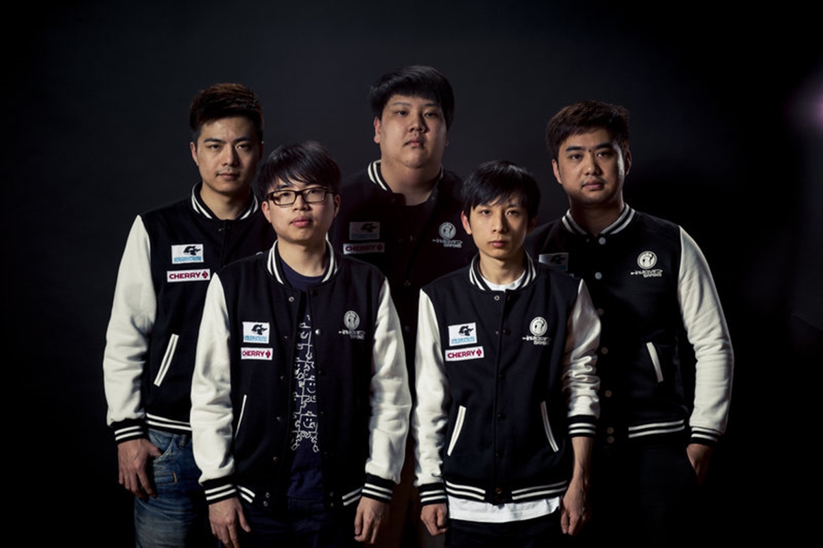 Invictus Gaming at Red Bull Battle Grounds 2015, © Red Bull eSports