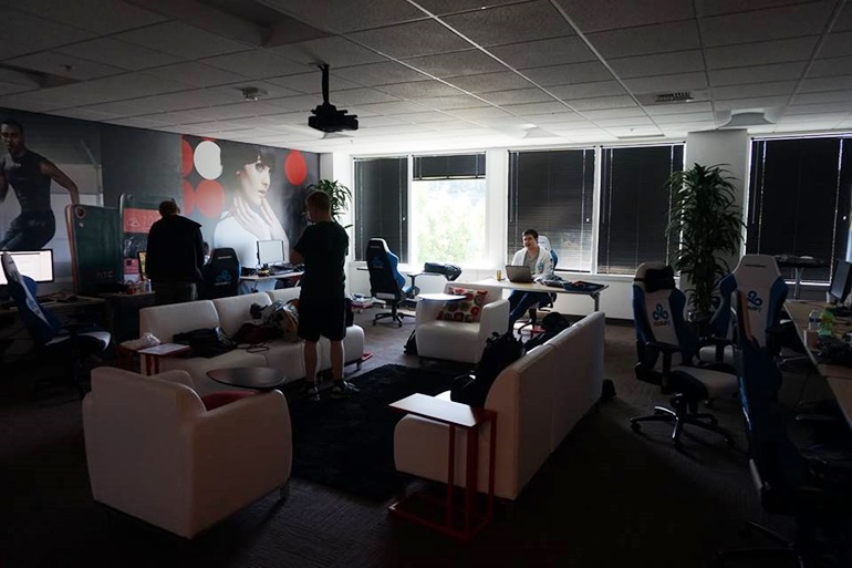 Cloud 9,  bootcamping in Seattle, at the HTC offices