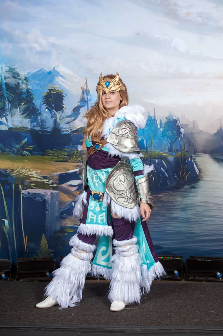 Best Dota cosplay Crystal Maiden